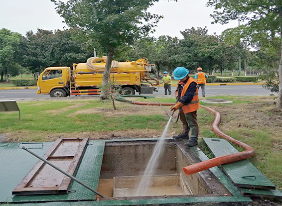 万荣化油池清理